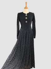 Încarcă imaginea în vizualizatorul Galerie, Rochie superbă cu broderie de catifea mărimea S
