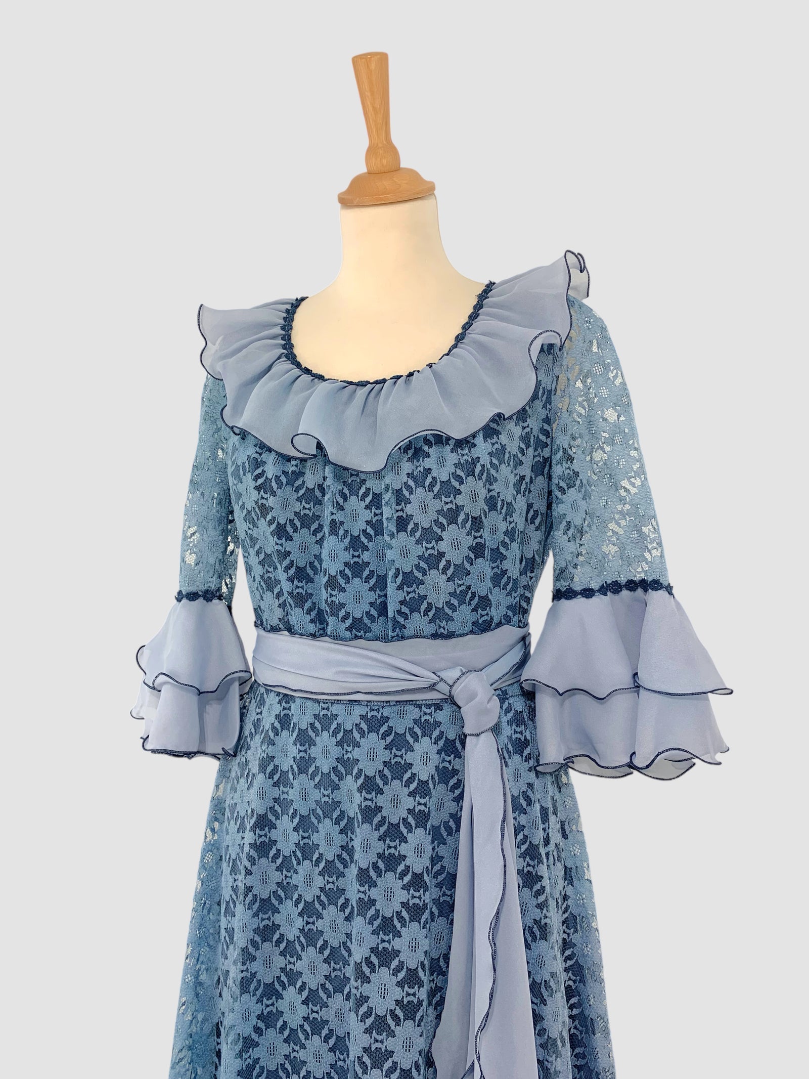 Rochie vintage din dantelă mărimea S
