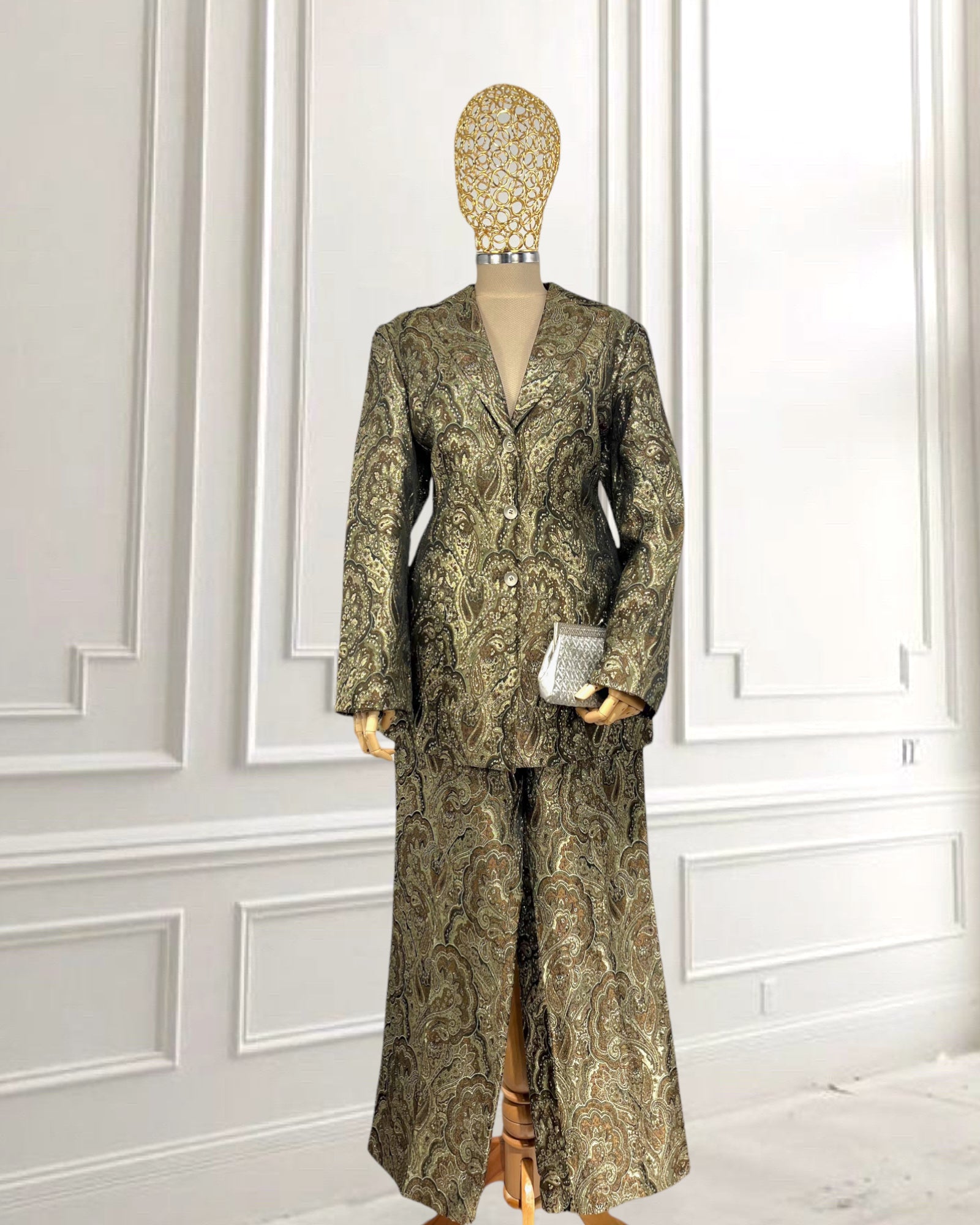 Costum superb din brocart mărimea M