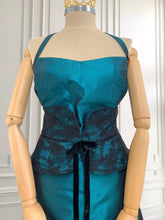 Încarcă imaginea în vizualizatorul Galerie, Rochie vintage de gală cu corset de dantelă mărimea L
