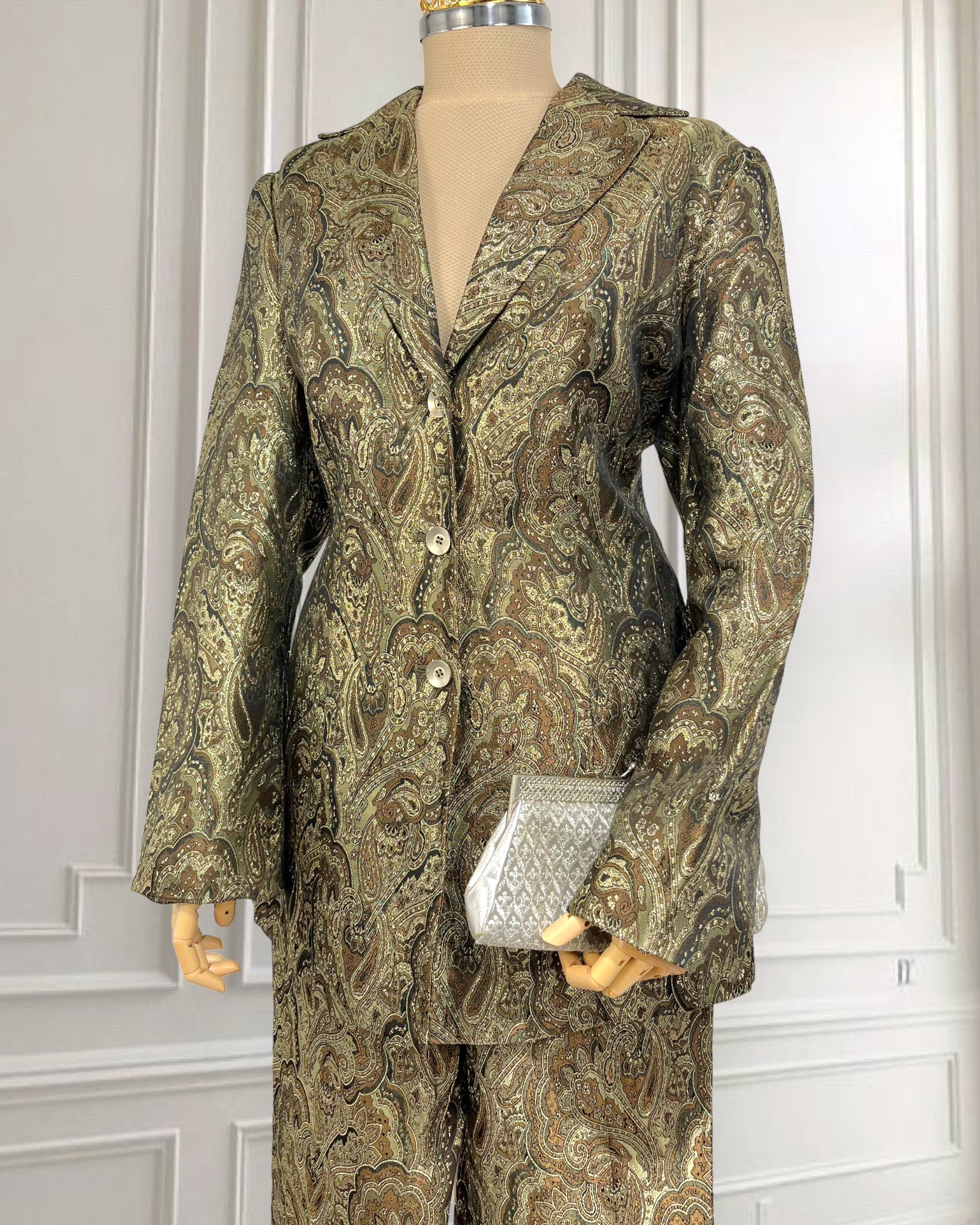 Costum superb din brocart mărimea M